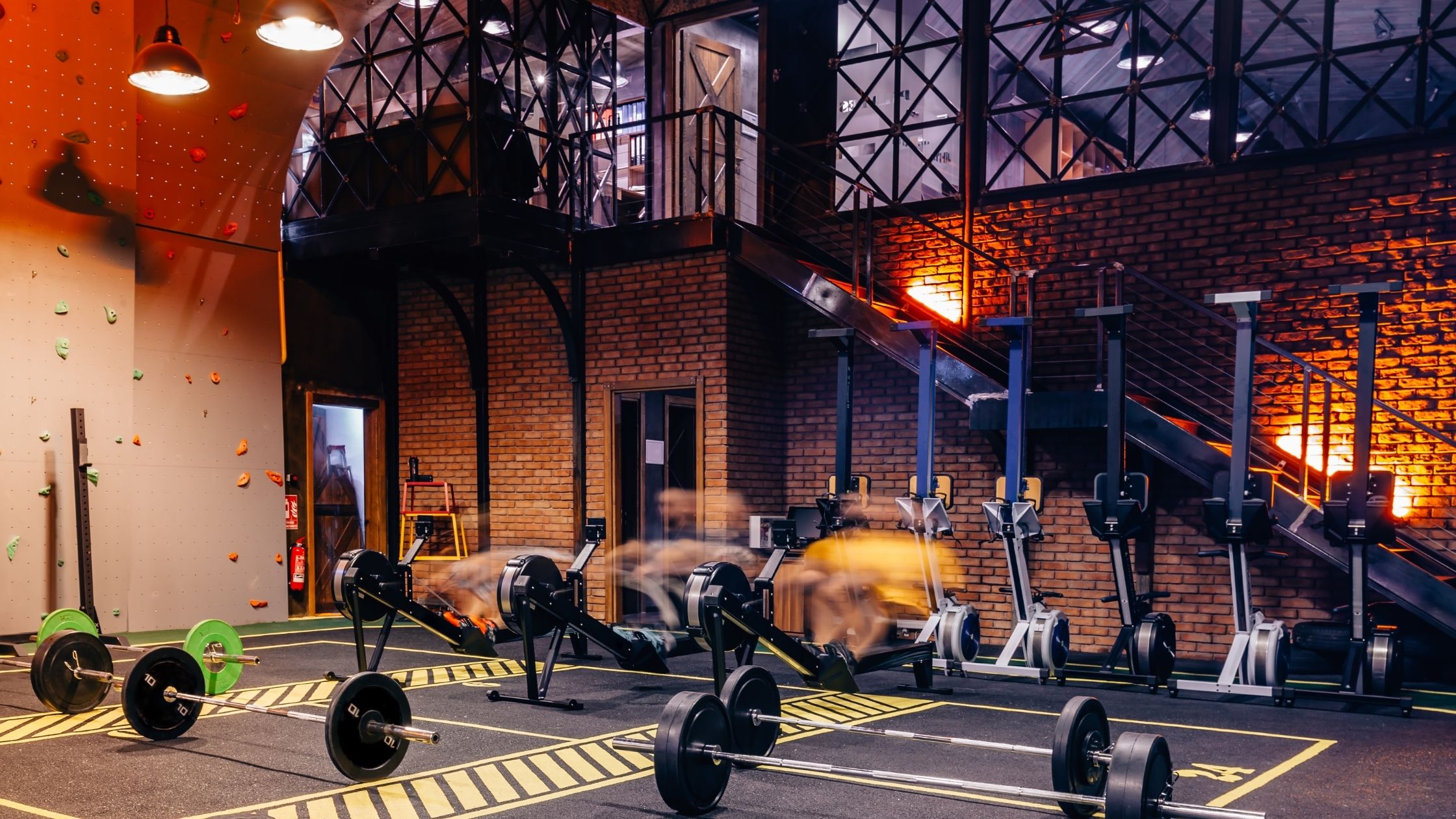 types of gyms: Big box gym