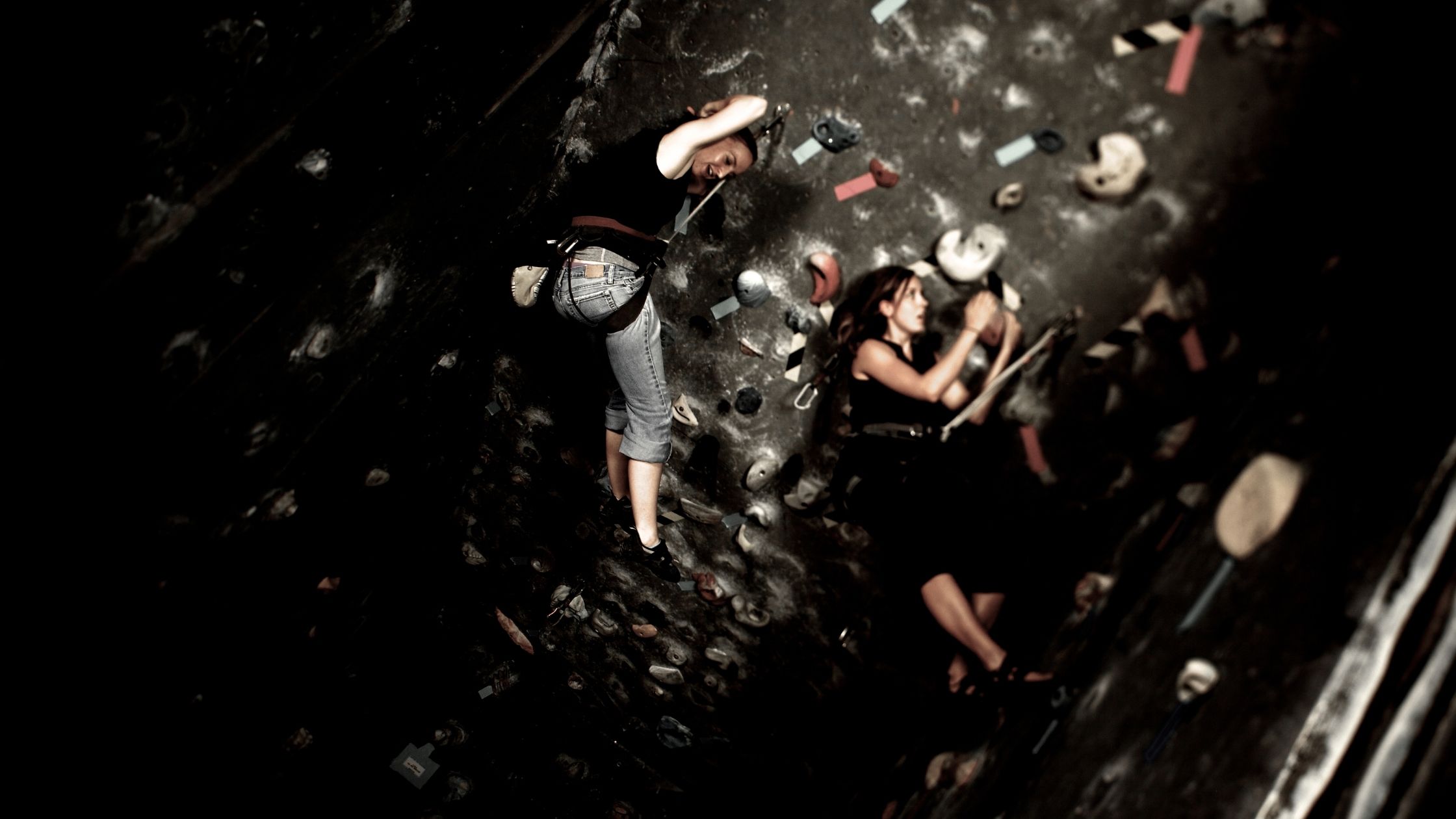 types of gyms: rock climbing gym